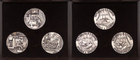 Set 3 medaglie di Omaggio a Grandi Musicisti (Offenbach - Pizzetti - Ciajkovski) - Ø 60 mm cadauna; complessivamente 418 g - Ag .800

SPEDIZIONE IN ...