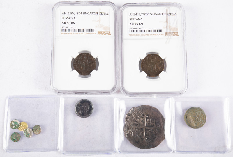 Muntenlots VOC / Ned. Indië - Pulu NGC graded AU 58 BN (4976321-007) & 1835/AH14...