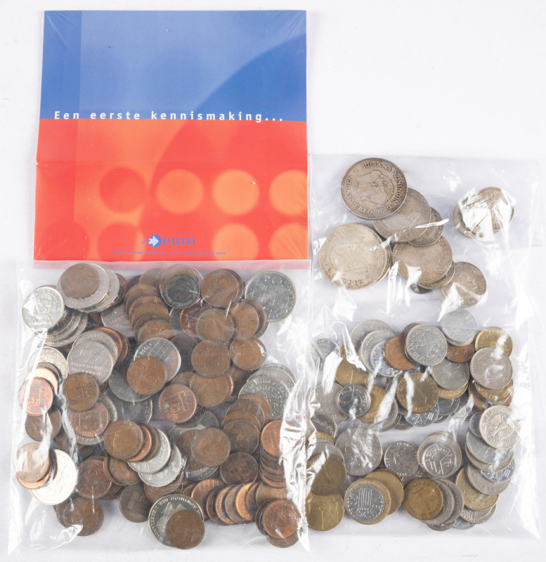 Coins Netherlands in boxes - Box with silver coins period Juliana, supplemented ...