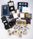 Coins Netherlands Oversea in boxes - Box with various coins and medals Netherlands, Neth. Antilles and world a.w. products KNM