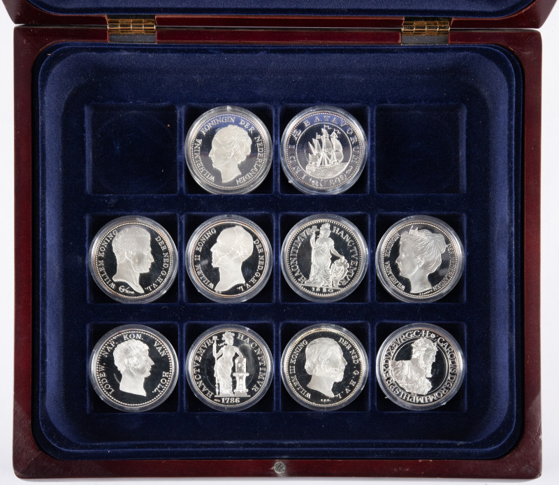 Medals in boxes - Netherlands - Cassette containing 10 silver .925 coin imitatio...