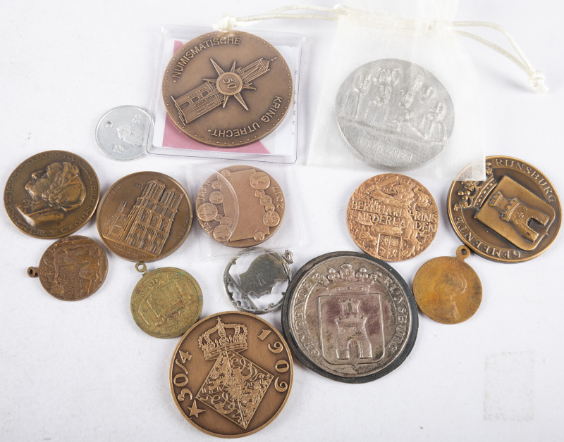 Medals in boxes - Netherlands - Lot medals incl. 'Numismatische Kring Utrecht 19...