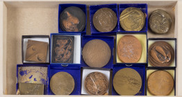 Medals in boxes - Miscellaneous - France - nice lot of 14 modern bronze medals, mostly Paris Mint and large sized, incl. Gengis-Khan 1987 (numbered on...