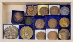 Medals in boxes - Miscellaneous - France - nice lot of 14 modern bronze medals, mostly Paris Mint and large sized, incl. Philippe le Bel 1985 (numbere...