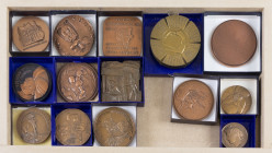 Medals in boxes - Miscellaneous - France - nice lot of 14 modern bronze medals, mostly Paris Mint and large sized, incl. Vasco da Gama 1988, Claude Ga...