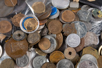 Medals in boxes - Miscellaneous - Appr. 3,4 kilogram medals including older ones and 7x KNIL-mobilisatiespeld + zakje4