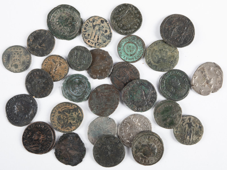 Ancient coins in lots - - Roman coinage - A lot Roman coins with 15 Antoniniani ...