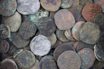 Ancient coins in lots - - Byzantine coinage - A small collection of mainly Byzantine bronzes (Folles, ½ Folles, Nummia etc.), incl. 2 leads - in total...