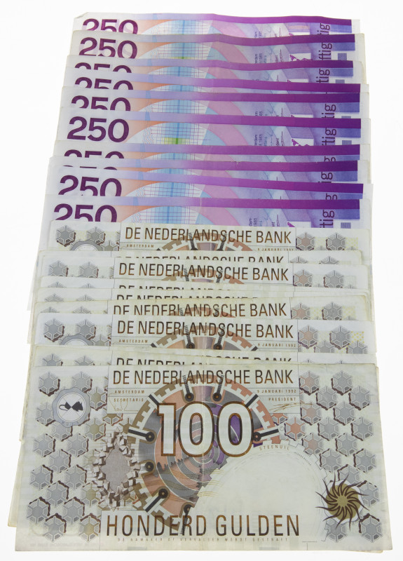 Banknotes Netherlands in boxes - Small box with 100 Gulden 1992 Steenuil (10) + ...