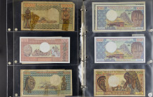 Banknotes world in albums - Africa - Nice collection Cameroon in black booklet aw Pick: 10-11-14-21-25-26 etc..