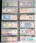 Banknotes world in albums - World - 2x Album banknotes world among which Algeria, Botswana, Congo, Ecuador, Honduras, Hong Kong, Mauritius, Sri Lanka,...