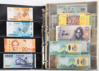 Banknotes world in albums - World - Album old and modern banknotes world among which Mozambique, Uganda, China/Taiwan, Sudan, Solomon Islands, Germany...