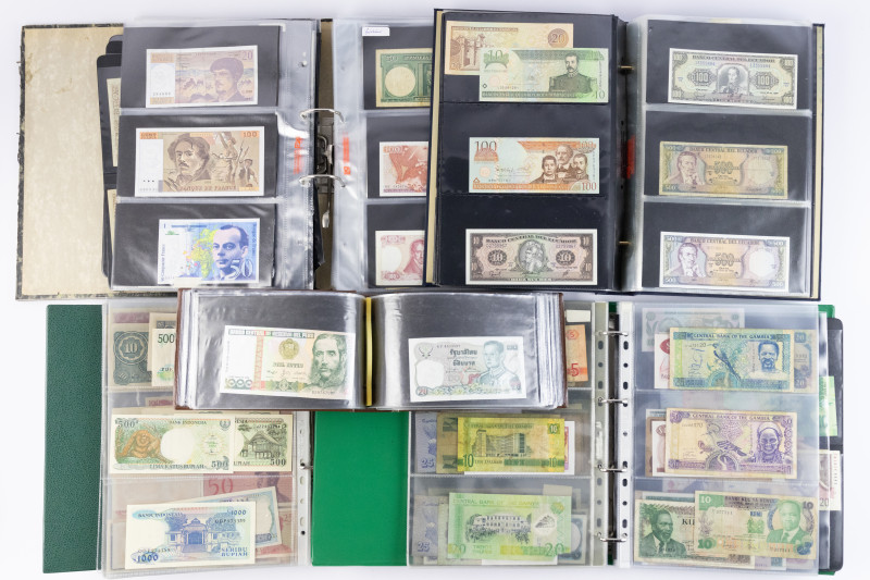 Banknotes world in boxes - World - Big box with 5 albums banknotes world among w...