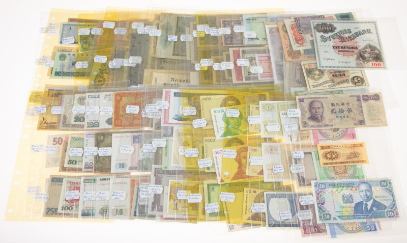 Banknotes world in boxes - World - Box banknotes world among which Sweden, Germa...