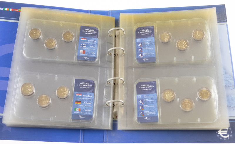 Coins world in boxes - Euro's - Collection 'Officiële 2 Euromunten collectie' in...