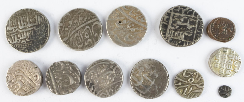 Coins world in boxes - India - Lot India incl. Mughal Empire, Faruksiyar, Shahja...