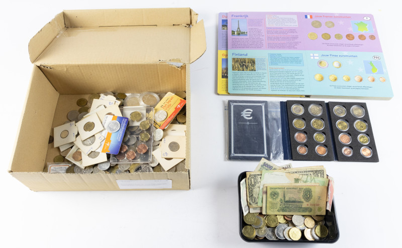 Coins world in boxes - World coins - Box with modern World coins incl. Germany, ...