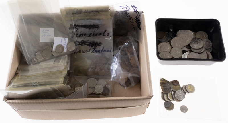 Coins world in big boxes - cannot be shipped - Kilos - Box with world coins sort...