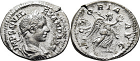 IMPERIO ROMANO. Alejandro Severo. Denario. 225 d.C. VICTORIA AVG. EBC-/EBC