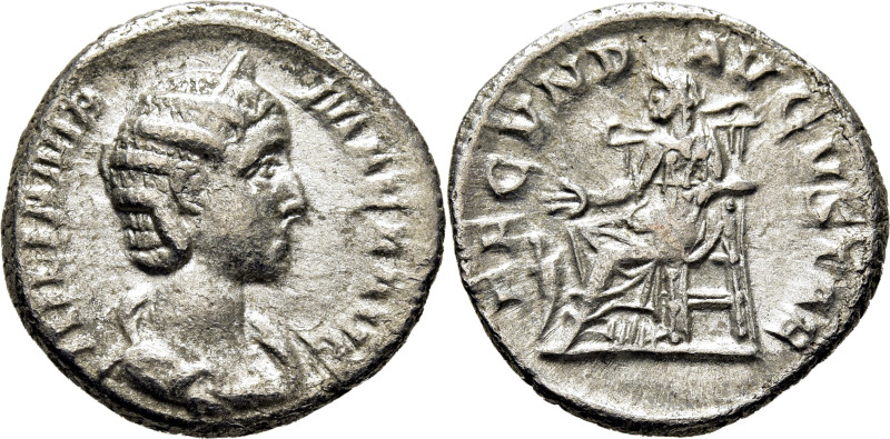 IMPERIO ROMANO. Julia Mamea. Denario. 232 d.C. FECVND AVGVSTAE. Sedente con niño...