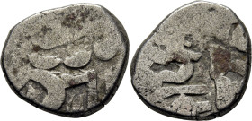 INDIA. Los Pratiharas. Dracma de vellón. 943-1019