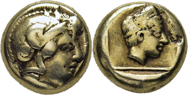 MYTILENE. LESBOS. 412-278 a.C. Hekte. Electrón. Cabeza de Apolo con casco a dere...