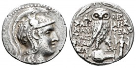 Ática. Tetradracma-Tetradrachm. 136-135 a.C. Atenas. (Cy-2040 similar). (S-2556). Anv.: Cabeza de Atenea  a derecha, con casco ateniense de triple cre...