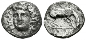 Tesalia. Larissa. Dracma-Drachm. 361-353 a.C. (Cy-1700). Anv.: Cabeza de la ninfa Larissa de frente, ligeramente a izquierda. Rev.: Caballo echándose ...