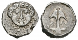 Tracia. Apolonia Pontika. Dracma-Drachm. 400-350 a.C. Tracia. (Se-1655). Anv.: Cabeza de Gorgona de frente. Rev.: Ancla con cangrejo y A. Ag. 2,83 g. ...