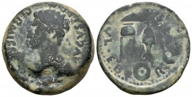 Ebora. Dupondio-Dupondius. 27 a.C.-14 d.C. Evora (Portugal). (Abh-900). Anv.: Cabeza de Augusto a izquierda. Rev.: Atributos sacerdotales. Ae. 24,09 g...