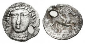 Emporiton. Óbolo-Obol. 450-400 a.C. (Abh-1084 variante). (Acip-83 variante). Anv.:  Cabeza de frente ladeada y mirando a izquierda. Rev.:  Jinete con ...