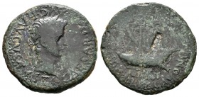 Ilergavonia. As. 14-36 d.C. Dertosa. (Abh-1496). (Acip-3179a). Anv.: Cabeza laureada de Tiberio a derecha. Rev.: Nave a izquierda, debajo DERT y M.H.I...
