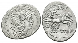 Lucila. Denario-Denarius. 101 a.C. Norte de Italia. (Ffc-821). (Craw-324/1). (Cal-909). Anv.: Cabeza de Roma a derecha, detrás PV. Rev.: Victoria con ...
