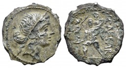 Julio César. Denario forrado. 47-46 a.C. Galia. (Ffc-10 similar). (Craw-458/1 similar). (Cal-644 similar). Anv.: Cabeza diademada de Venus a derecha. ...