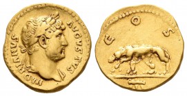 Adriano. Áureo-Aureus. 125-128 d.C. Roma. (Ric-193d). (Cal-1233). Anv.: HADRIANVS AVGVSTVS. Busto laureado a derecha con su hombro izquierdo drapeado....