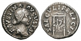 Faustina Hija. Denario-Denarius. 161 d.C. Roma. (Spink-5260). (Ric-712). Rev.: SAECVLI FELICIT. Dos niños sobre trono. Ag. 3,18 g. MBC-. Est...35,00.