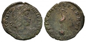 Constantino II. 1/4 maiorina. 348-51 d.C. Constantinopla. (Spink-18253). (Ric-93-4). Rev.: FEL TEMP REPARATIO. Fenix, CONSA en exergo. Ae. 1,75 g. MBC...