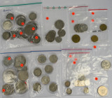 Australien: 30 ältere Münzen aus Australien, überwiegend aus Silber, dabei noch eine Tüte mit modernem Umlaufgeld. Dabei noch eine Tüte mit 15 älteren...