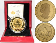 Kanada: Elizabeth II. 1952-2022: 500 Dollars 2015 Maple Leaf. 5 OZ 999,9/1000 Gold, Feingewicht 156,05 g (gem. Zertifikat), in original Dose und Holze...