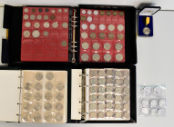 Alle Welt: LATE ARRIVAL: Karton mit Münzen aus Deutschland und der Welt, dabei: Zwei Ordner mit Numisblättern, ein paar lose 20€ Gedenkmüzen, Album mi...