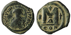 Justinian I. (527-565 AD) Æ Follis. Constantinople. Obv: D N IVSTINIANVS PP AVI. diademed bust right. Rev: M between stars, cross above. sandpatina. 3...