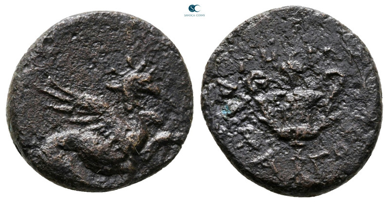 Ionia. Teos circa 370-300 BC. 
Bronze Æ

17 mm, 3,92 g



Nearly Very Fin...
