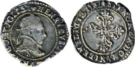 HENRI III (1574-1589)
1/4 de franc au col plat
1587 S - TTB 45 (TTB++)
Très Rare !! - léger eclat


D 1132, GR1 479
TROYES - ARGENT - 3,50g
 -...