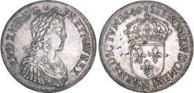 LOUIS XIV le Grand (1643-1715)
Écu blanc à la mèche longue
1649 N - SPL 61 (SUP+)
Magnifique portrait - paillage R/:
Portrait très finement gravé,...