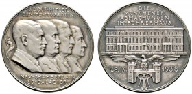 Thematische Medaillen 
 Medaillen von Karl Goetz 
 Mattierte Silbermedaille 1938. Auf das Münchener Abkommen im Führerhaus. Brustbilder von Hitler, ...