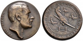 Deutsche Münzen und Medaillen ab 1871 
 Drittes Reich 
 Bronzegußmedaille o.J. (1941) unsigniert, auf den Luftkrieg gegen England. Büste Hitlers nac...