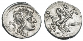 CLOULIA. Denario. Roma (128 a.C.). A/ Cabeza de Roma a der., dentro de corona; debajo: ROMA. R/ La Victoria en biga a der., debajo, espiga y en exergo...