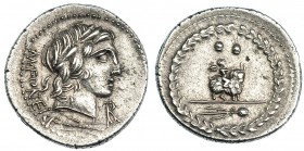 FONTEIA. Denario. Roma (85 a.C.). A/ Cabeza laureada de Apolo Vejovis a der., debajo, haz de rayos, delante: ROMA en monograma, detrás: MN. FONTEI. FF...
