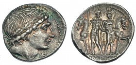 MEMMIA. Denario. Sur de Italia (109-108 a.C.). R/ Los Dióscuros en pie sujetando por las bridas a los caballos, debajo: L. MEMM(I). FFC-906. SB-1. Fin...