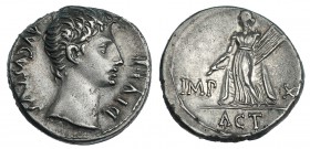 AUGUSTO. Denario. Lugdunum (15-13 a.C.). A/ Cabeza descubierta de Augusto a der. R/ Apolo de pie a izq. con lira y plectrum; IMP-X y en exergo: ACT. F...